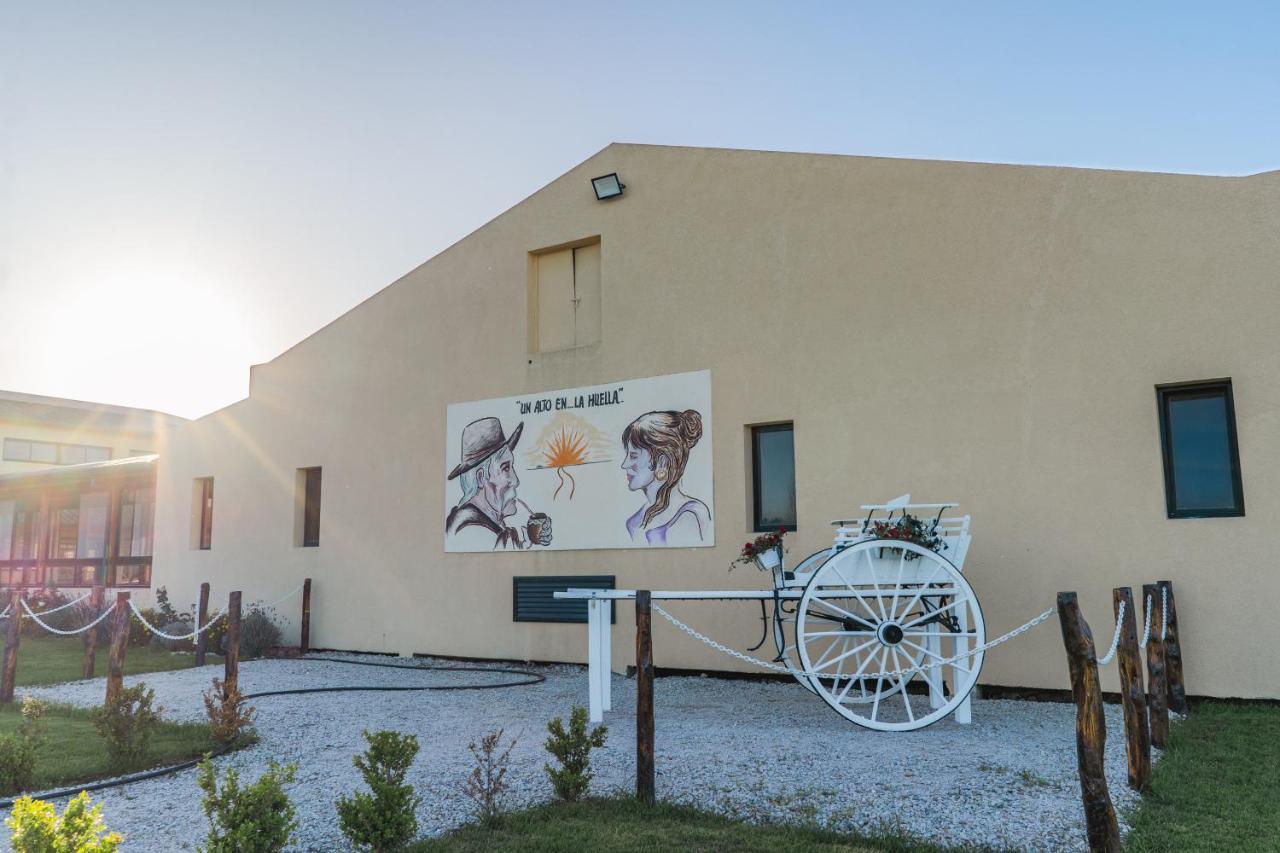 Un Alto En La Huella - Hotel Spa & Wellness Resort San Antonio de Areco Exterior photo